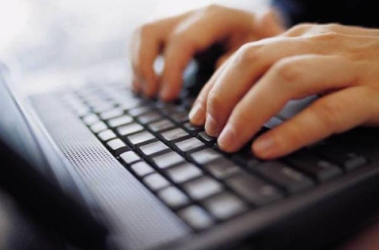 Truffe tranello in serie sul web, cinque persone denunciate dai carabinieri