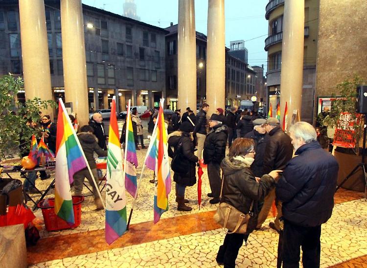 Arcigay, presidio anti-omofobia
Galimberti grande assente