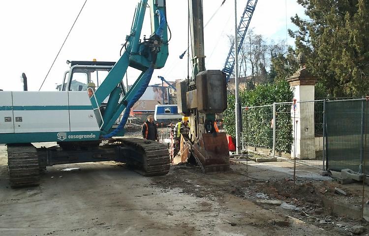 Sottopasso di via Persico, le ruspe sono entrate in azione