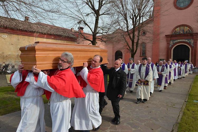 Ultimo saluto a Padre Gaudenzio, folla al Santuario