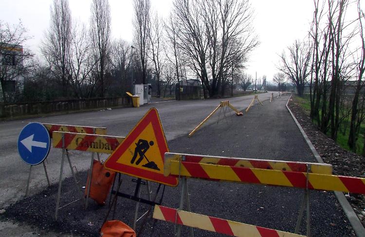 Via Colombo, lavori fermi
Residenti delusi e arrabbiati