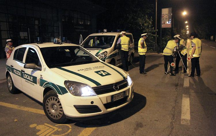 Vigili, via 14mila punti patente
Sanzioni raddoppiate in un anno

