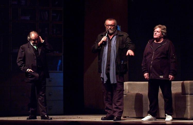 Sorpresa Abatantuono a teatro
Prima in regia, poi sul palco