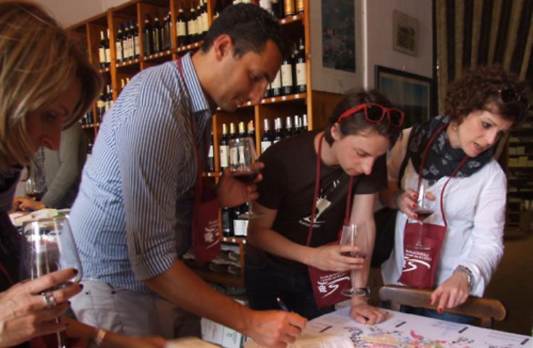 Caccia al tesoro nella Langa del Barolo Giovedì 1 maggio 
