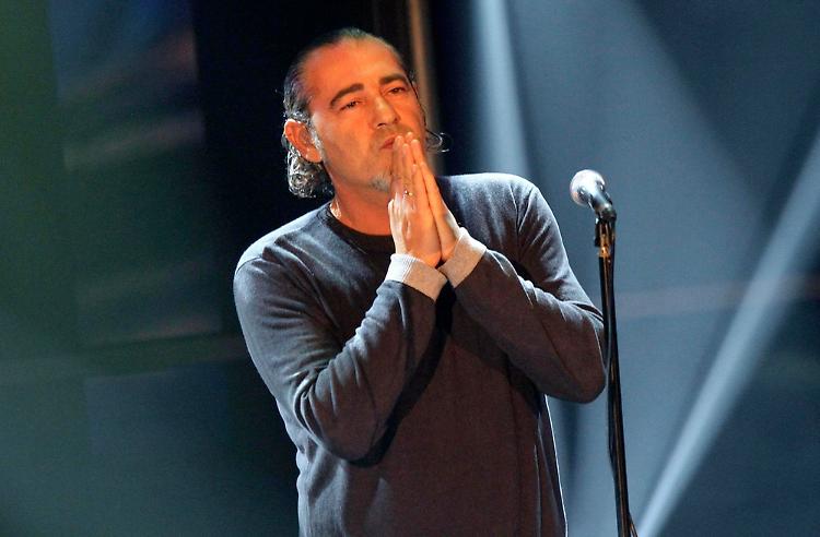 Carboni ai suoi fans: 'Vediamoci al Ponchielli'