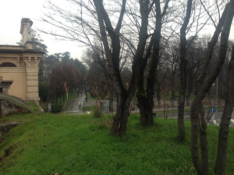Le mura venete cadono a pezzi
Frana il torrione Porta Serio