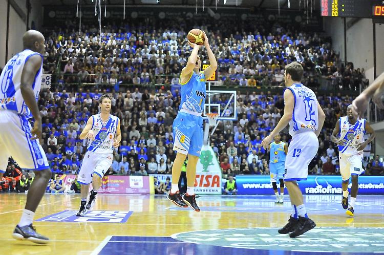Sassari troppo forte, la Vanoli va sotto 95-61
