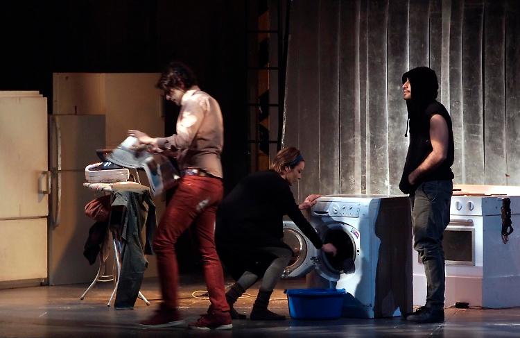 'Ricorda con rabbia', il teatro
come medicina per sentirsi vivi