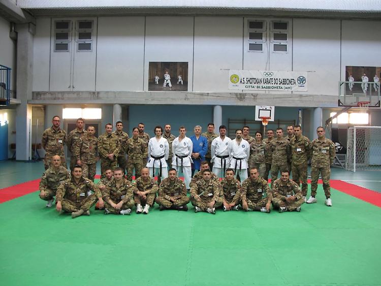 Il karate entra in caserma 