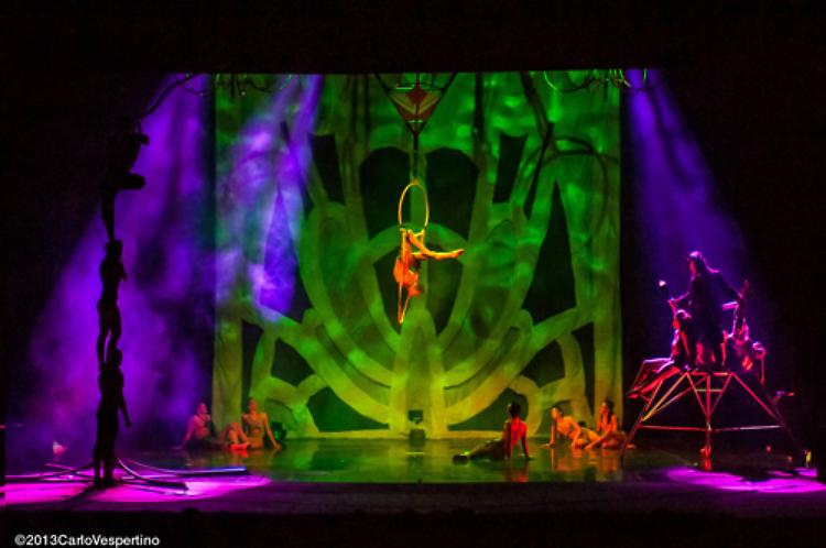 Castelleone - La compagnia acrobatica SONICS presenta ''DUUM'' Sabato 22