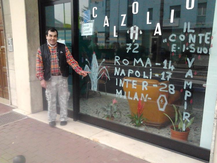 Juve nel cuore, sfott&ograve; in vetrina