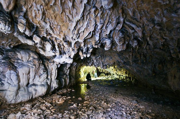 Alla Grotta delle Clave e sul Monte Zenone col Cai domenica 23