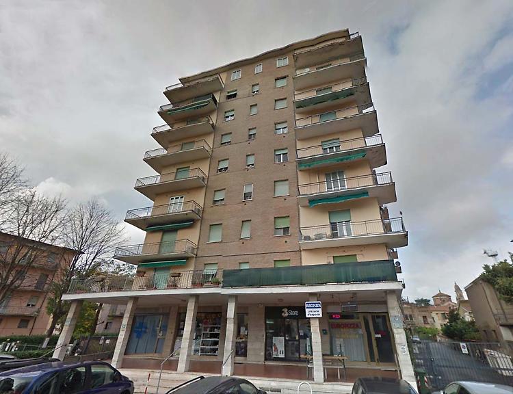 Bloccati in 5 sull'ascensore: salvati dai vigili del fuoco