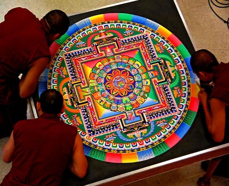 Laboratorio mandala, star bene creando cerchi magici