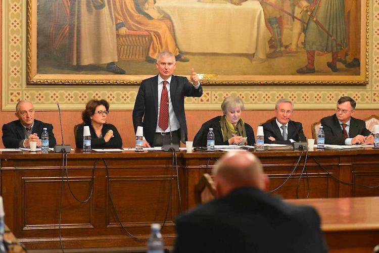 Speed-check, il consiglio si scalda