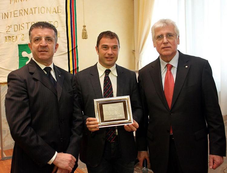 Antonio Rossi premiato alle Figlie di San Camillo