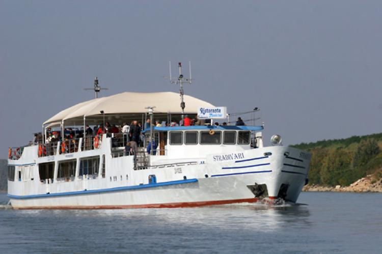 Weekend sul battello Stradivari. Imbarco dall'attracco di Boretto (RE)