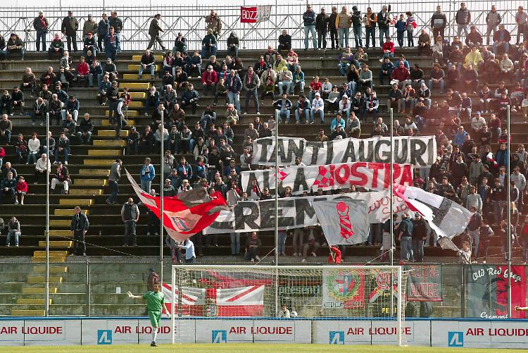 Cremonese a Carrara per mantenersi in alto