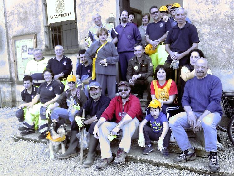"Meno rifiuti abbandonati lungo il fiume"