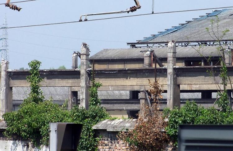 Ferriera, via alla demolizione
Lastre di amianto per 20mila mq
