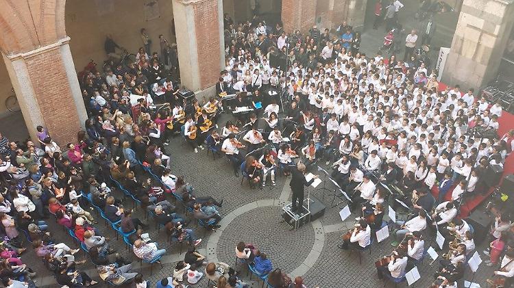 Invasione delle orchestre giovanili
Spettacolo nel centro di Cremona