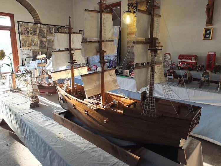 Tra modellismo e oggettistica, la mostra degli appassionati hobbisti