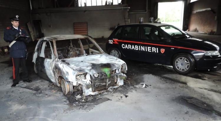 Cocaina di scarsa qualità
Bruciano l'auto del pusher