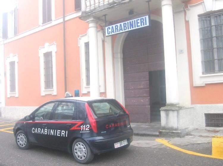 Ladri in casa del morto durante il rosario