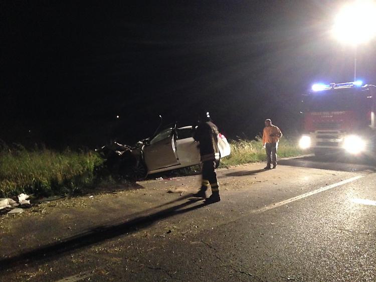 Auto tampona trattore, un ferito grave
