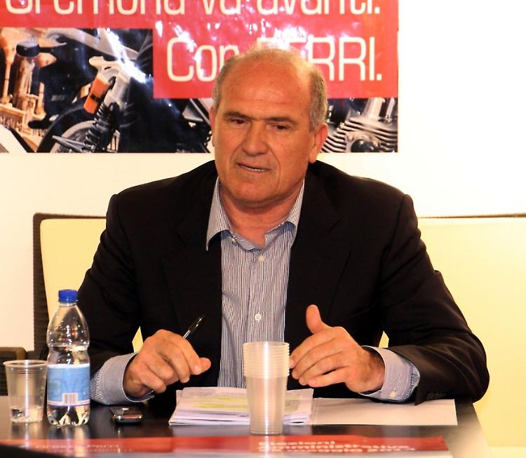 Perri risponde a Galimberti: 'Ha vinto grazie a Renzi'