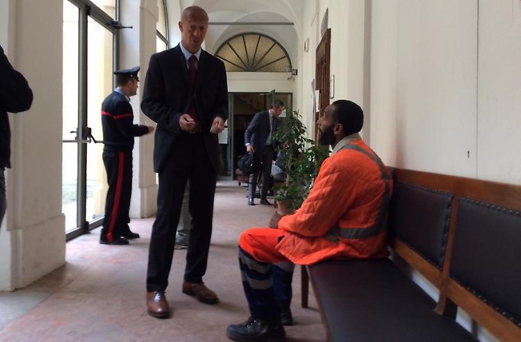 Soldi in cambio dell'iPad, l'arrestato è il leader del centro islamico