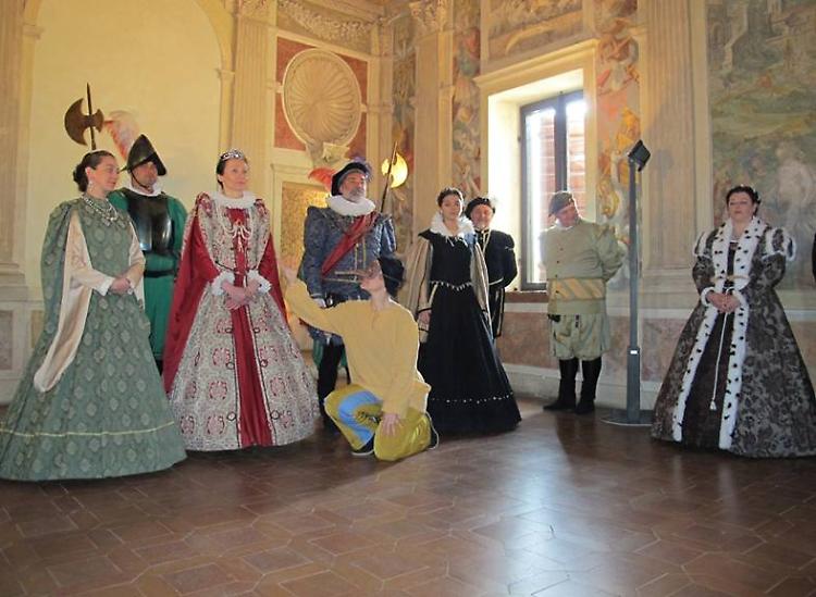Passeggiata guidata, rievocazione storica e mercatini