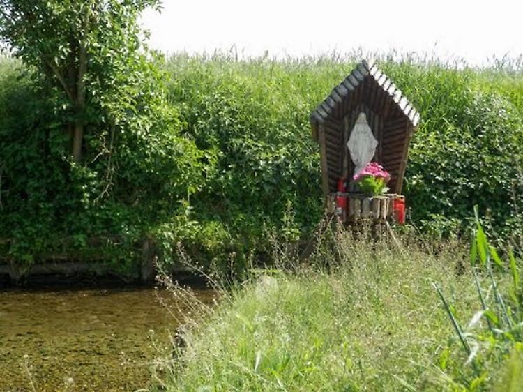 Rubata due volte la statua della Madonna