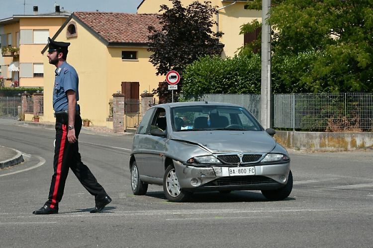 Nuovo schianto sulla Castelnovese, marito e moglie in ospedale