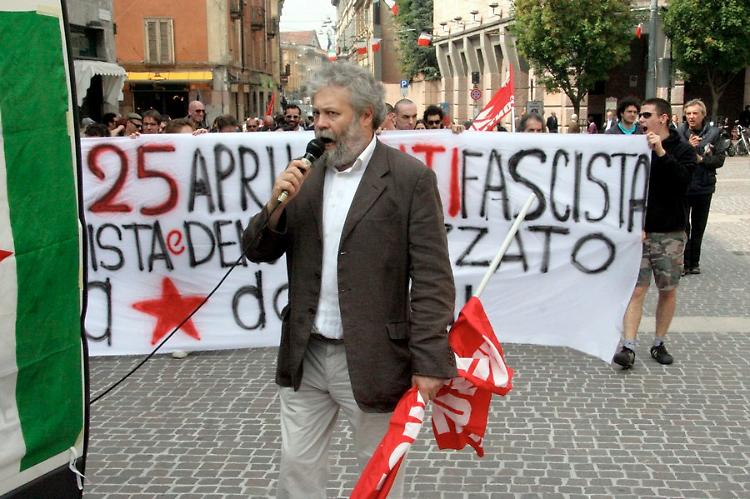 "No alla violenza e rispetto della città", l'appello dell'anziana madre di Bini leader storico degli antagonisti