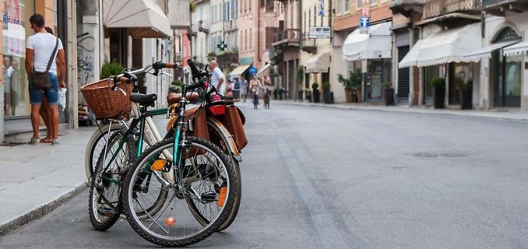'Via l'isola pedonale'