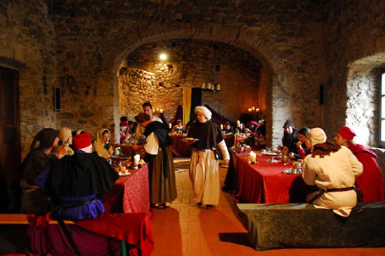 Cena medioevale con delitto al castello di Bardi (PR) Sabato 5 luglio