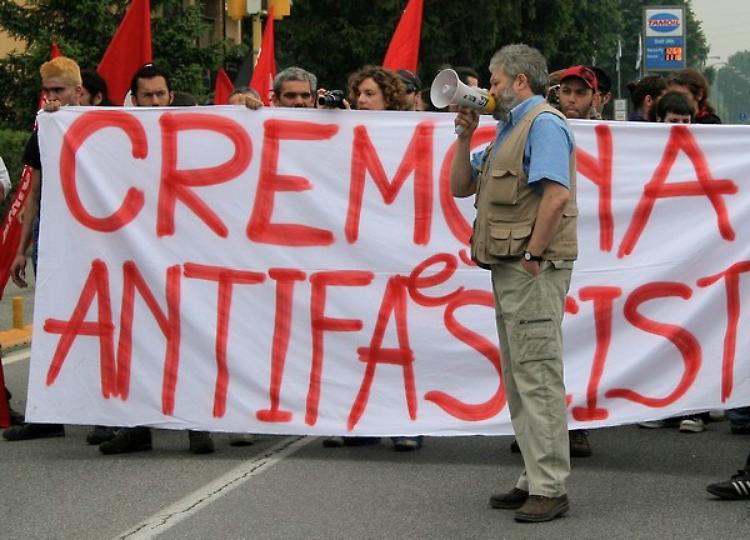 Antagonisti in lutto per la morte di Mario Bini