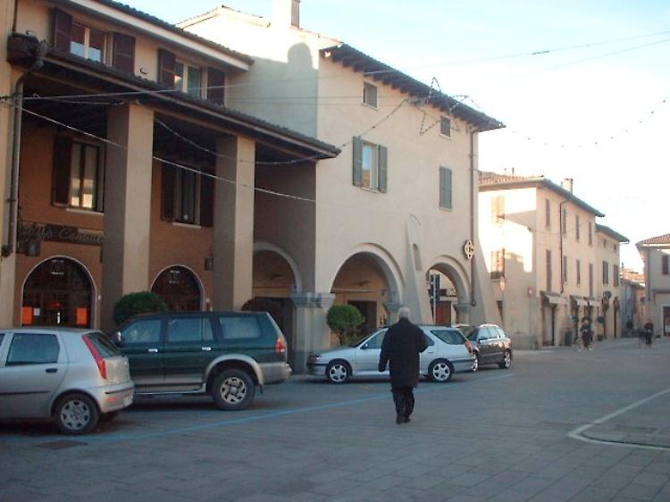 Consiglio comunale in contemporanea con la processione del patrono: polemica