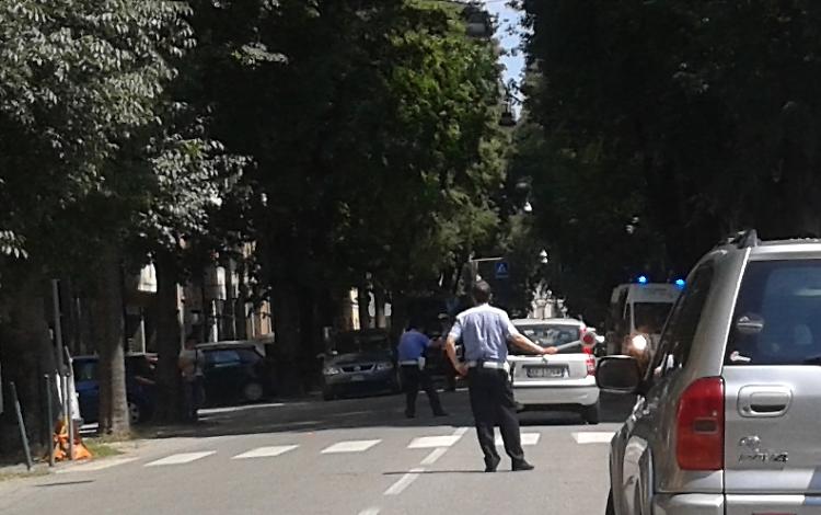 Ciclista travolto in via Ghinaglia, ferito un 67enne