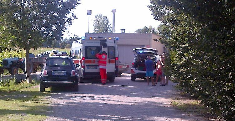 Bimbo di 11 anni e un adulto rischiano di affogare nell'Oglio