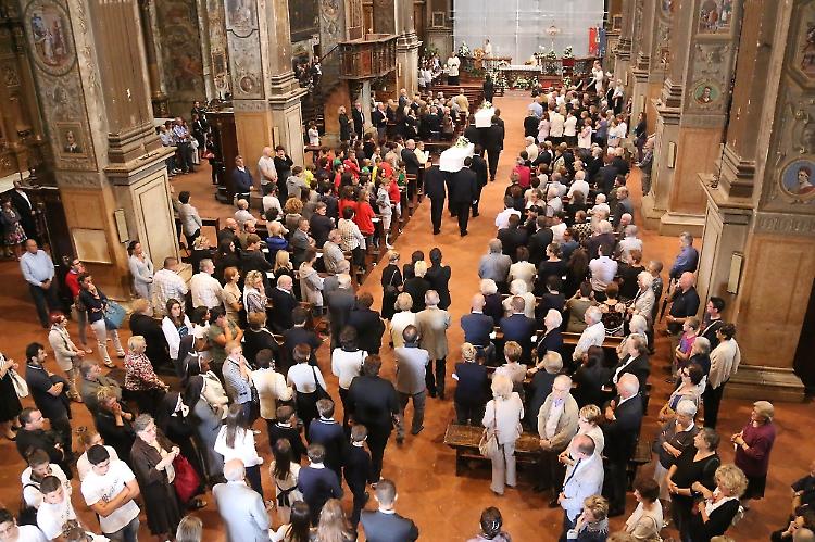 L'ultimo saluto a Greta e Matteo