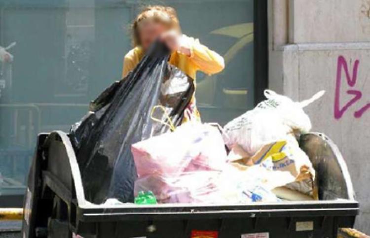 Furti nei cassonetti e degrado fenomeno troppo sottovalutato