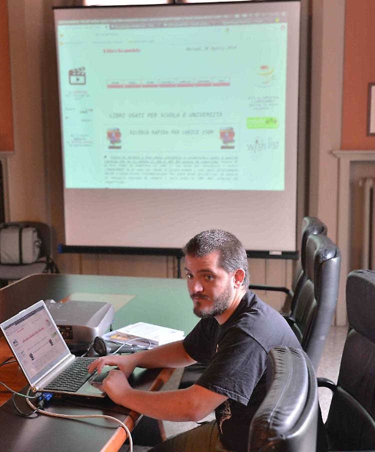 Libri scolastici usati, il mercatino diventa online