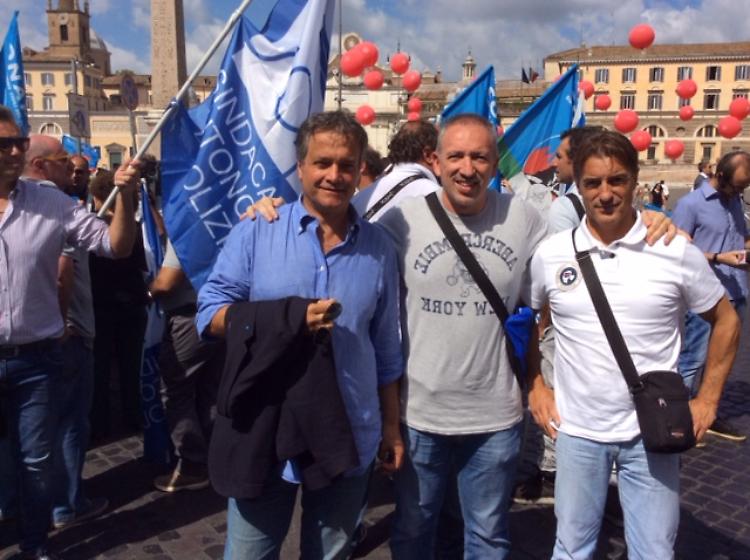 'Ci levano il sangue e noi lo doniamo ai cittadini'
