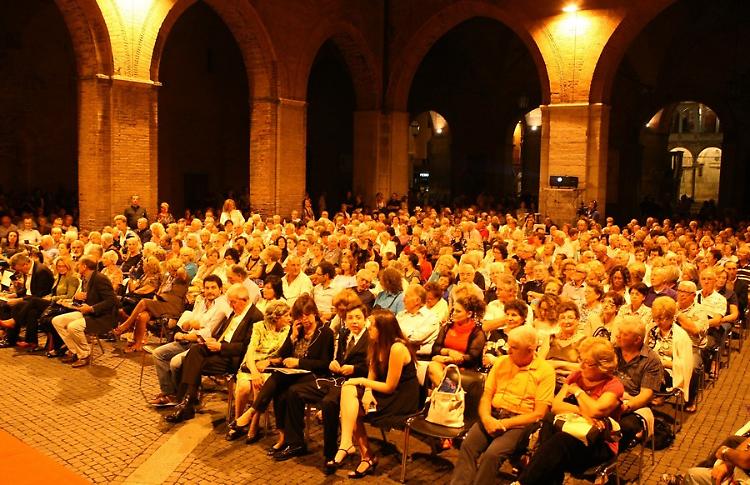 Pavarotti, il rifiuto dell'amministrazione Perri: ennesima occasione persa