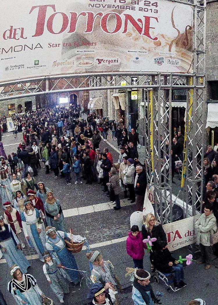 Torrone, è scontro sulla festa 