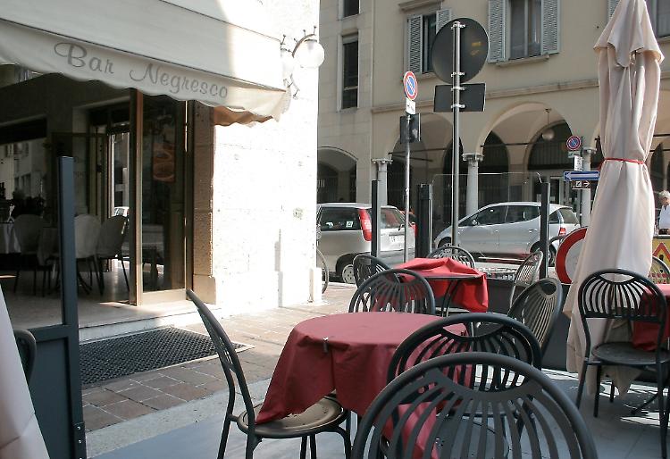 Crisi, chiude anche lo storico bar Negresco