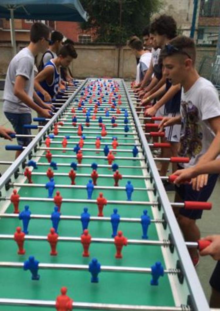 Il super calciobalilla alla festa dell'oratorio