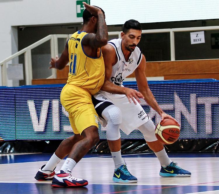 Vanoli Cremona-Granarolo Bologna  102-56